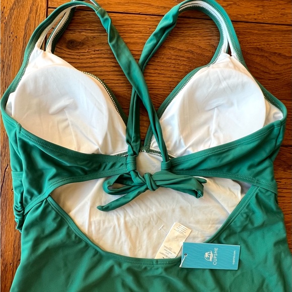 Cupshe emerald Green One Piece Swimsuit - Picture 8 of 8